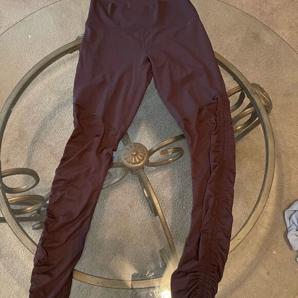 2/$15 Mesh bottom leggings - Picture 1 of 3